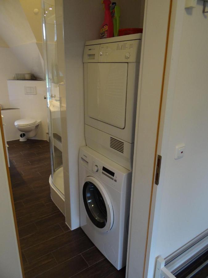 Ferienwohnung-Dg-Im-Reetdachhaus-Im-Ort-Welt 외부 사진