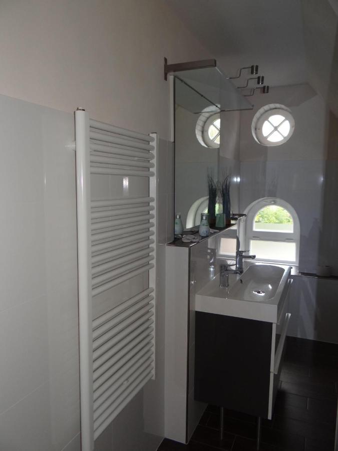 Ferienwohnung-Dg-Im-Reetdachhaus-Im-Ort-Welt 외부 사진