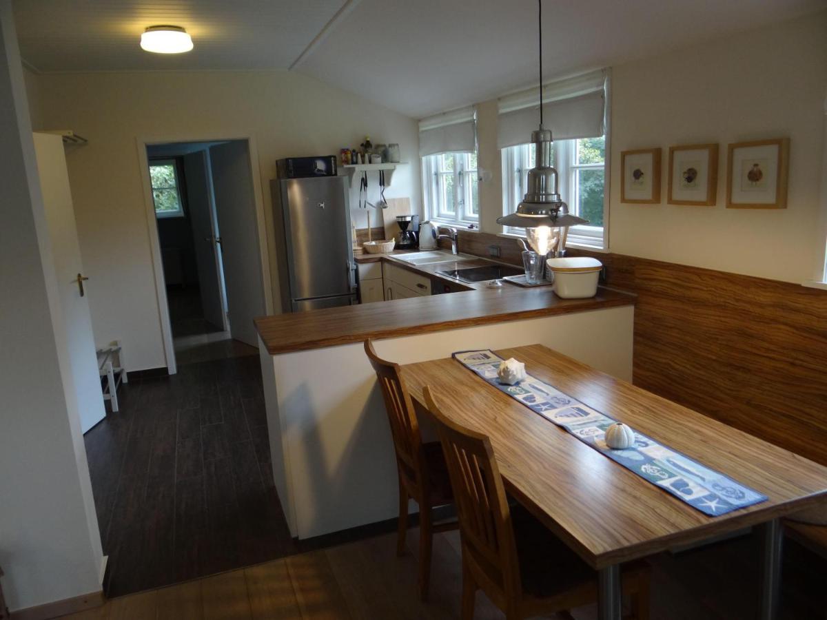 Ferienwohnung-Dg-Im-Reetdachhaus-Im-Ort-Welt 외부 사진