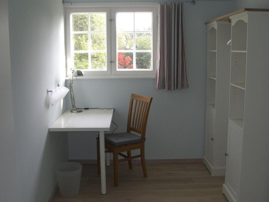 Ferienwohnung-Dg-Im-Reetdachhaus-Im-Ort-Welt 외부 사진